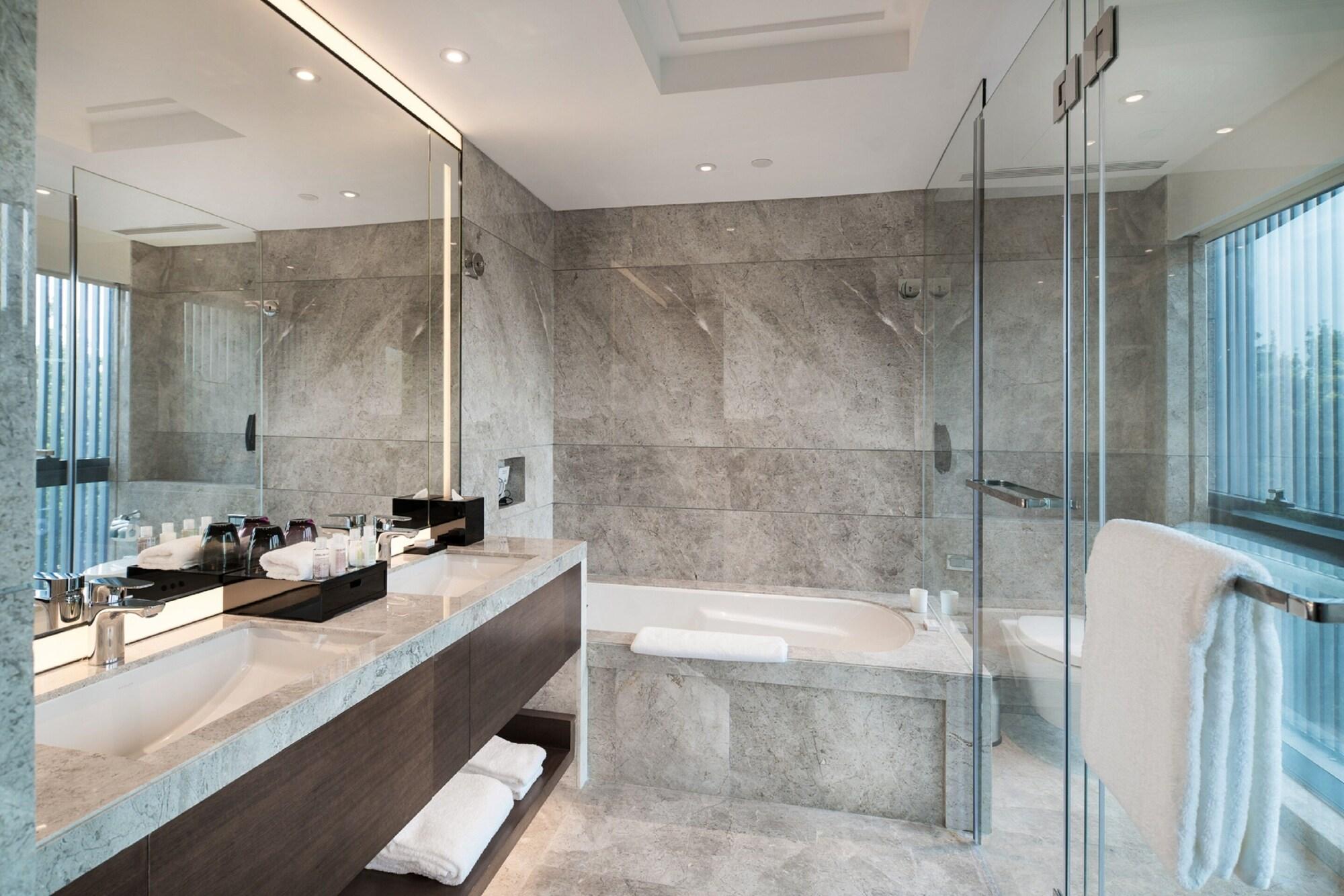 Fraser Shenzhen, Near Huaqiang North Business Zone, Infinity Pool, Offer 1 Free Breakfast