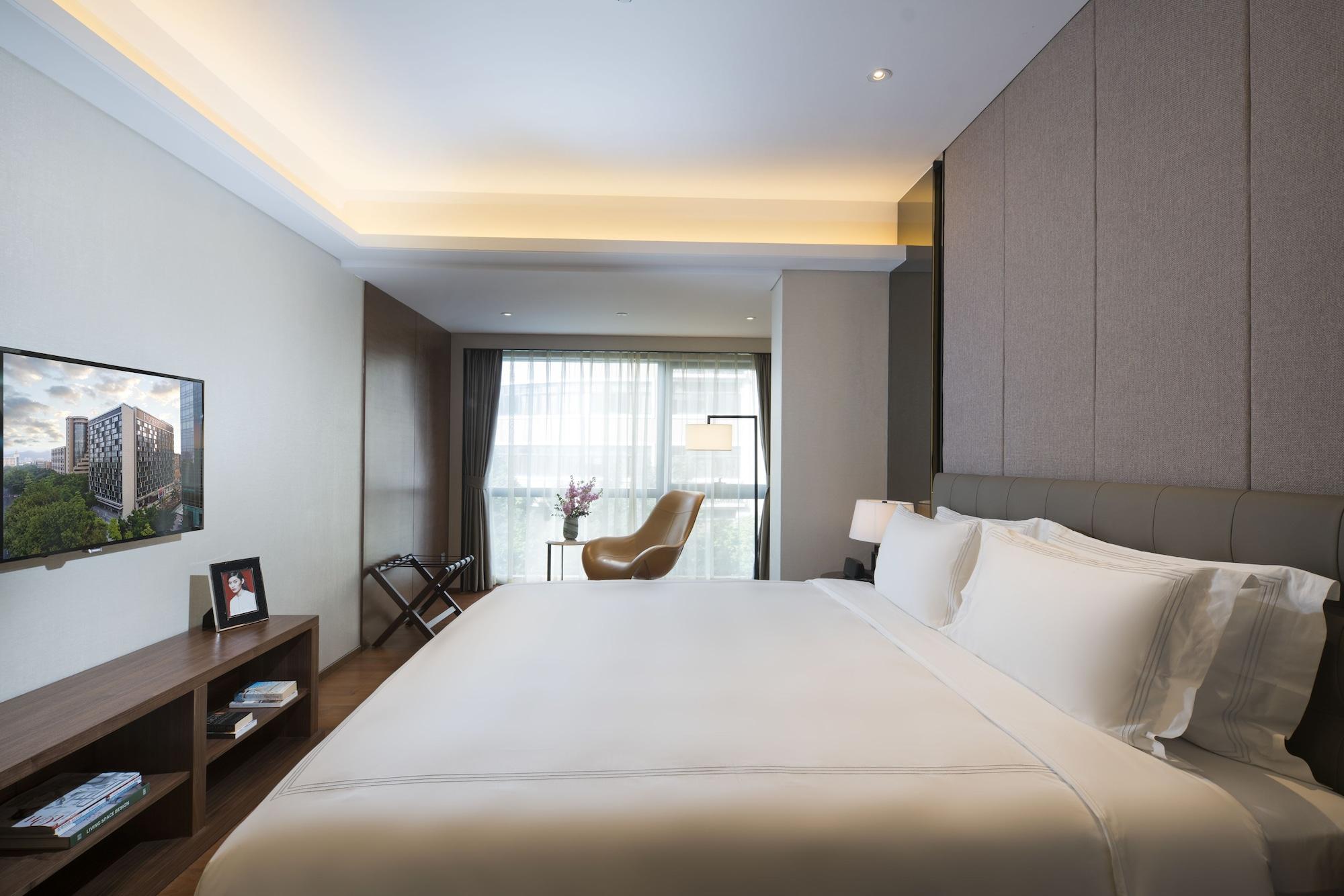 Fraser Shenzhen, Near Huaqiang North Business Zone, Infinity Pool, Offer 1 Free Breakfast 5*
