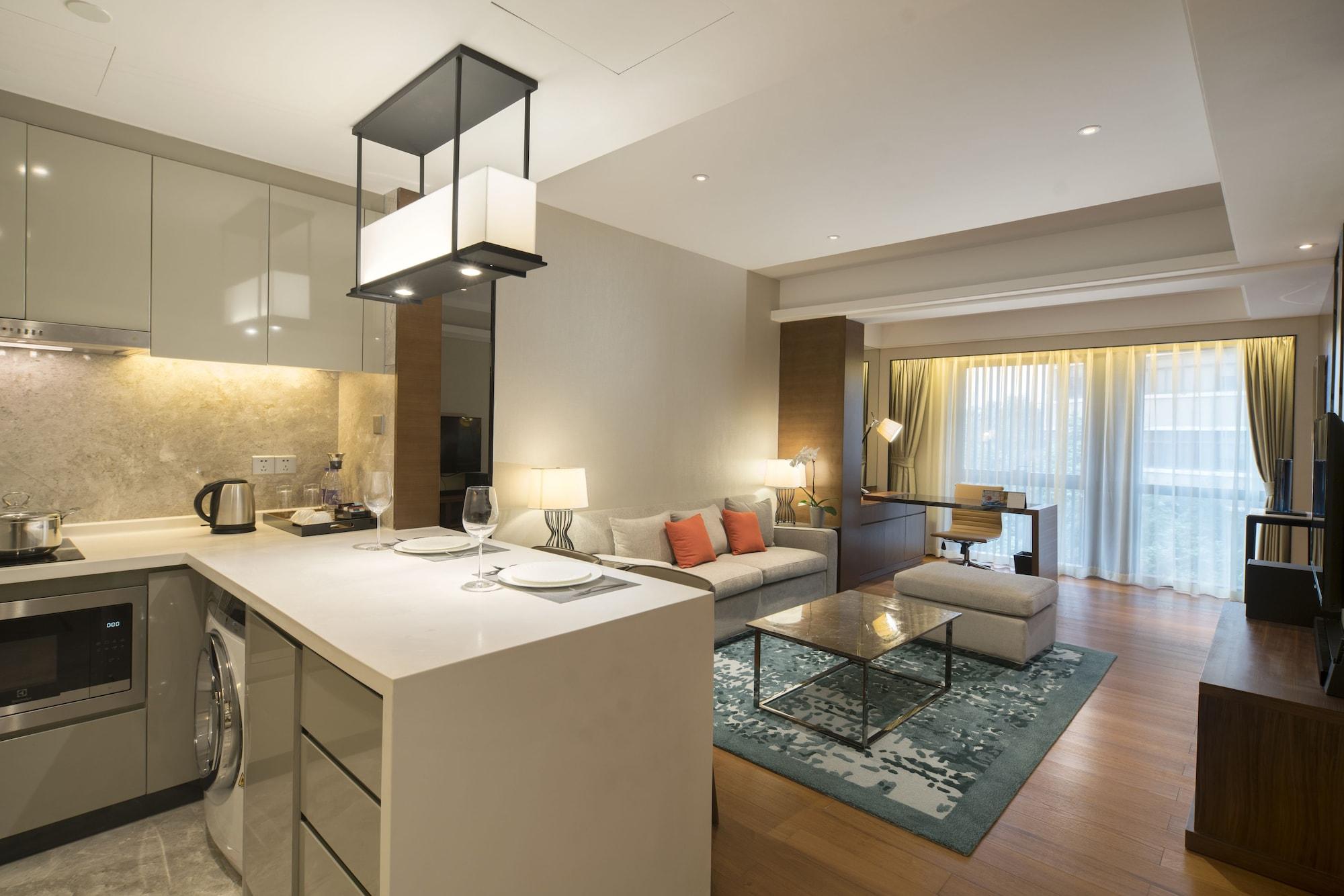 Aparthotel Fraser Shenzhen: Infinity Pool & Business Zone Convenience
