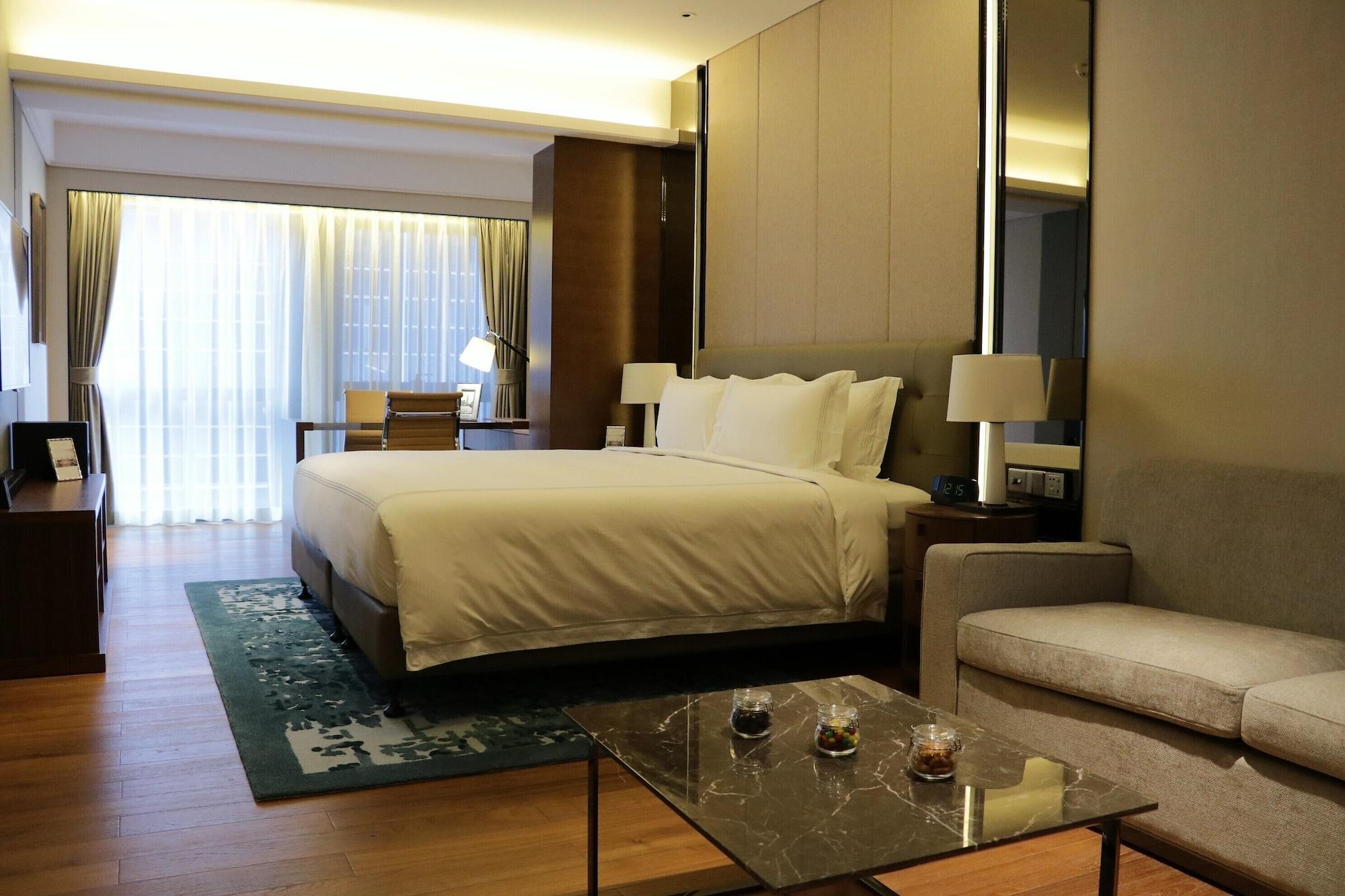 Fraser Shenzhen: Infinity Pool & Business Zone Convenience 5*