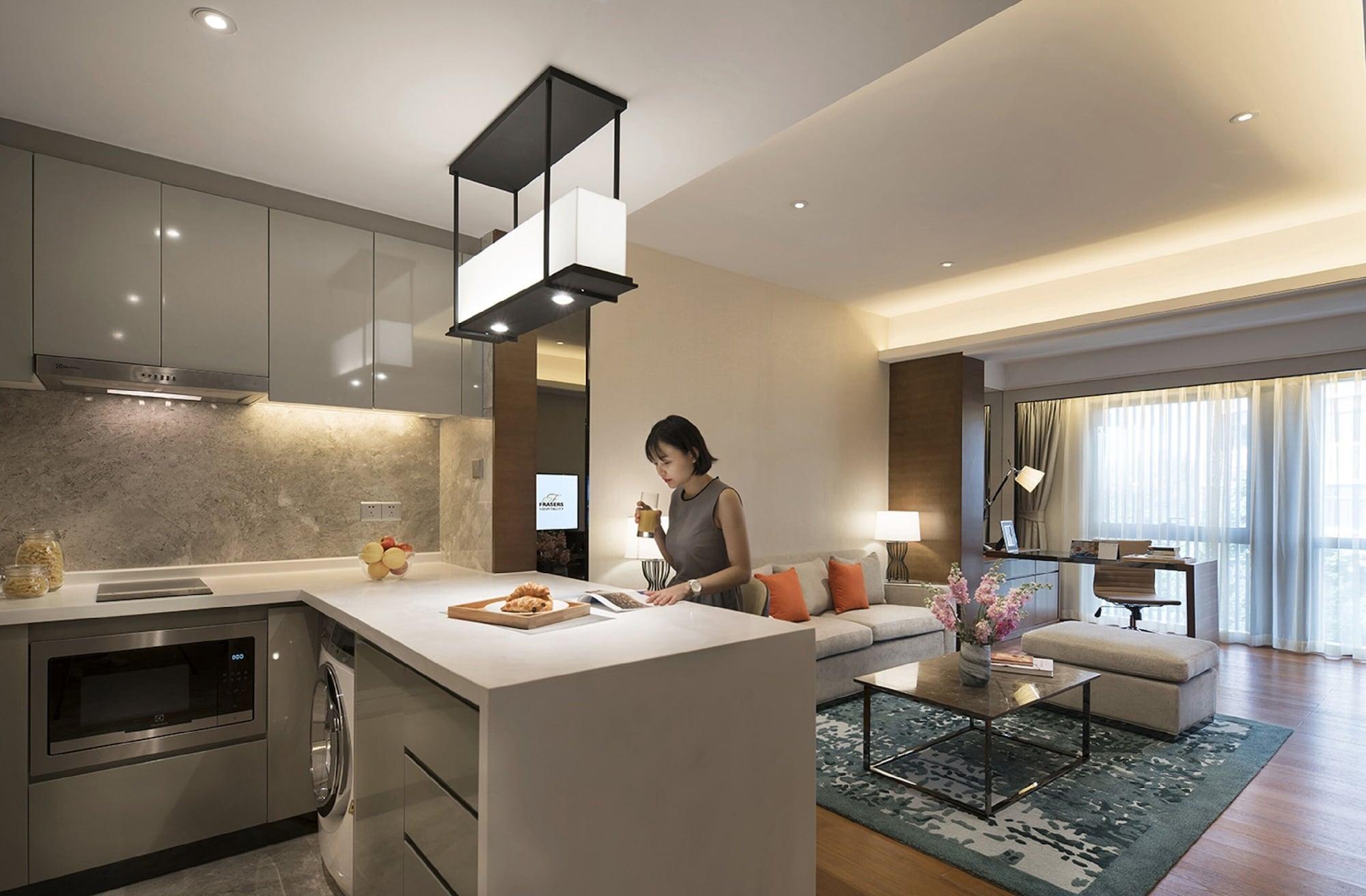 Fraser Shenzhen: Infinity Pool & Business Zone Convenience Aparthotel