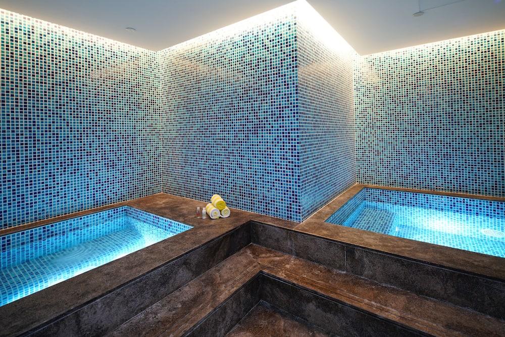 Aparthotel Fraser Shenzhen: Infinity Pool & Business Zone Convenience 5*