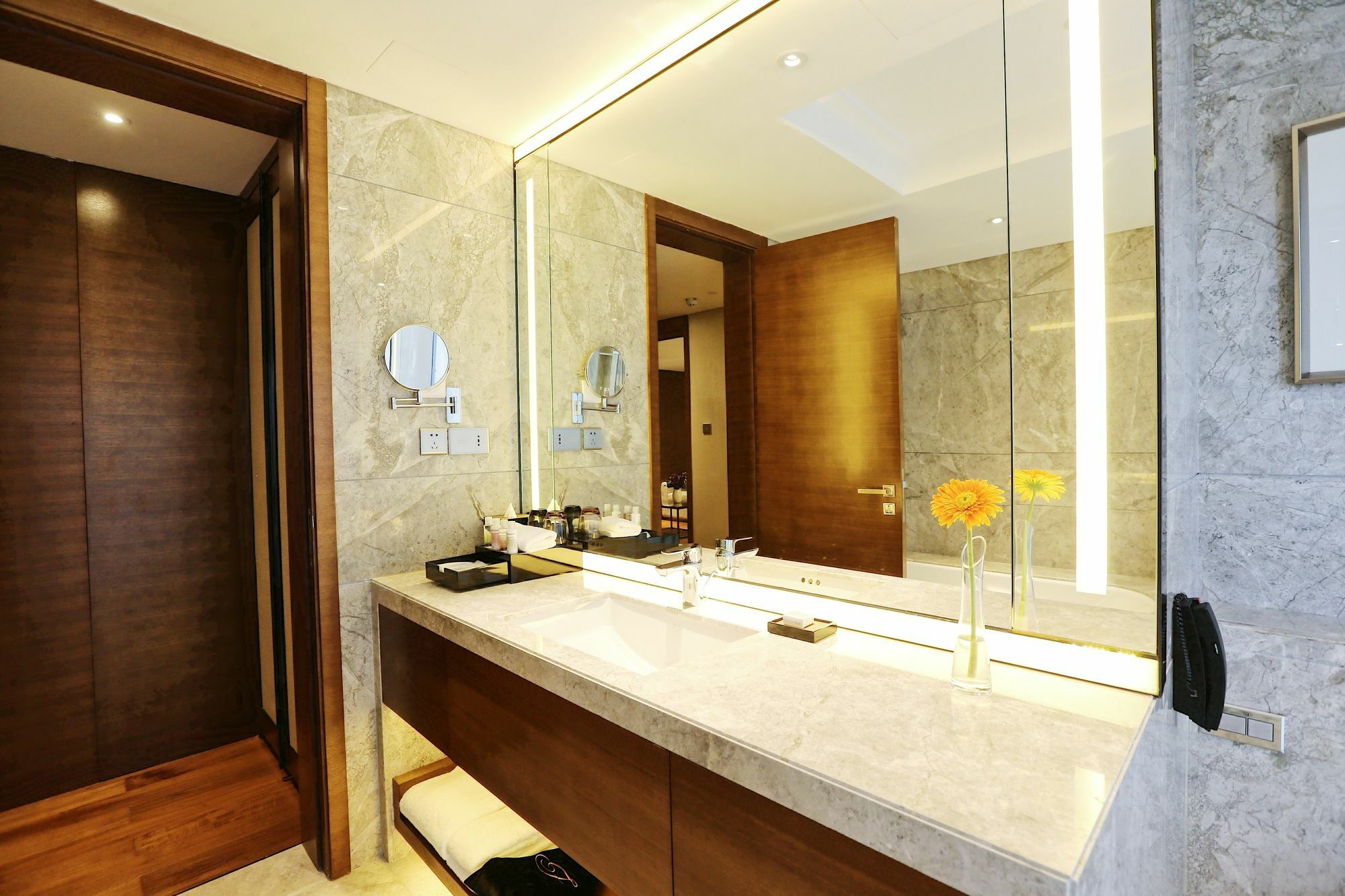 Fraser Shenzhen: Infinity Pool & Business Zone Convenience Shenzhen